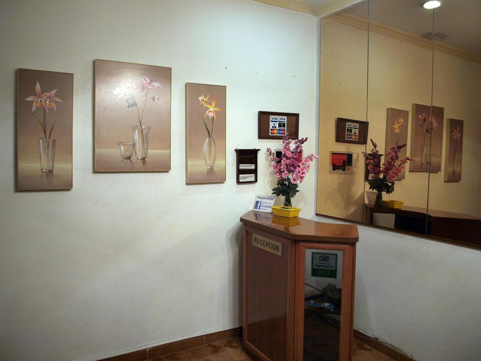 Hostal Aliste Madrid Luaran gambar