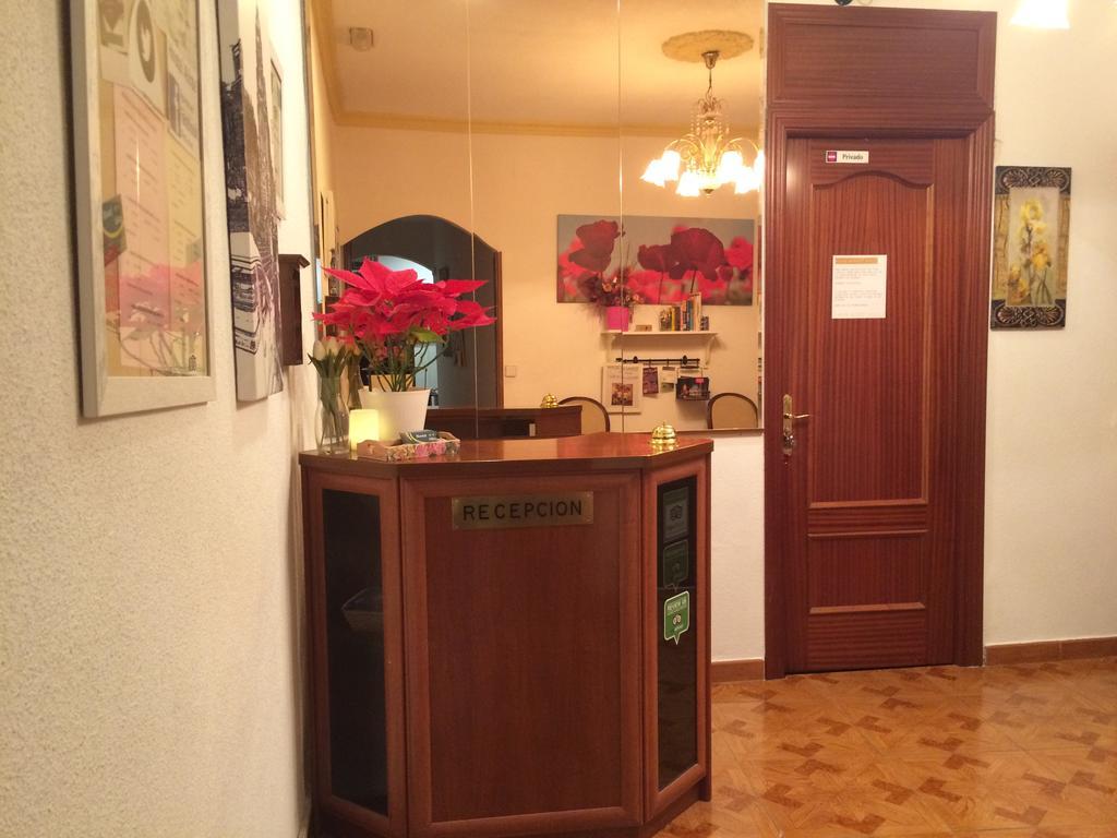 Hostal Aliste Madrid Luaran gambar